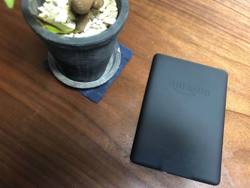 Kindle Paperwhiteの裏面